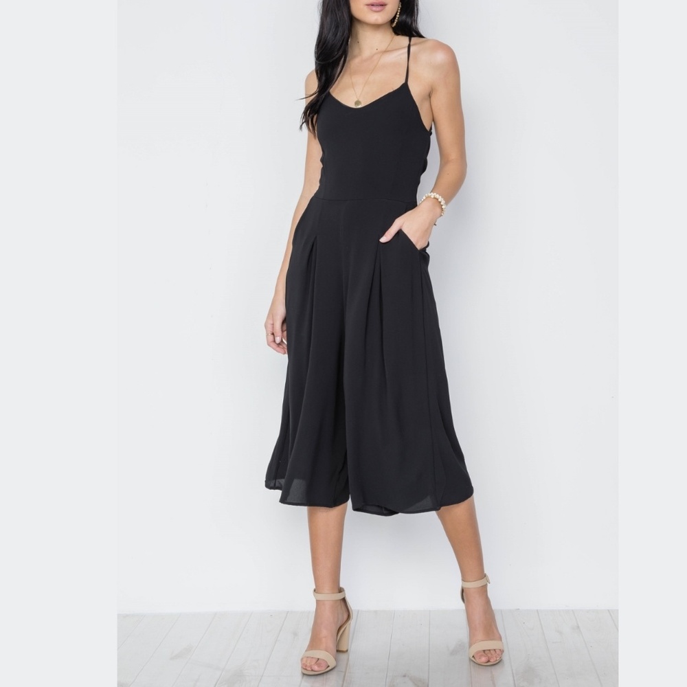 🆕NWT BLACK CAMI WIDE LEG CAPRI JUMPSUIT